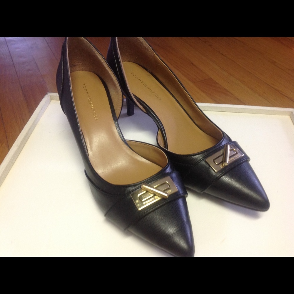 Tommy Black Pumps